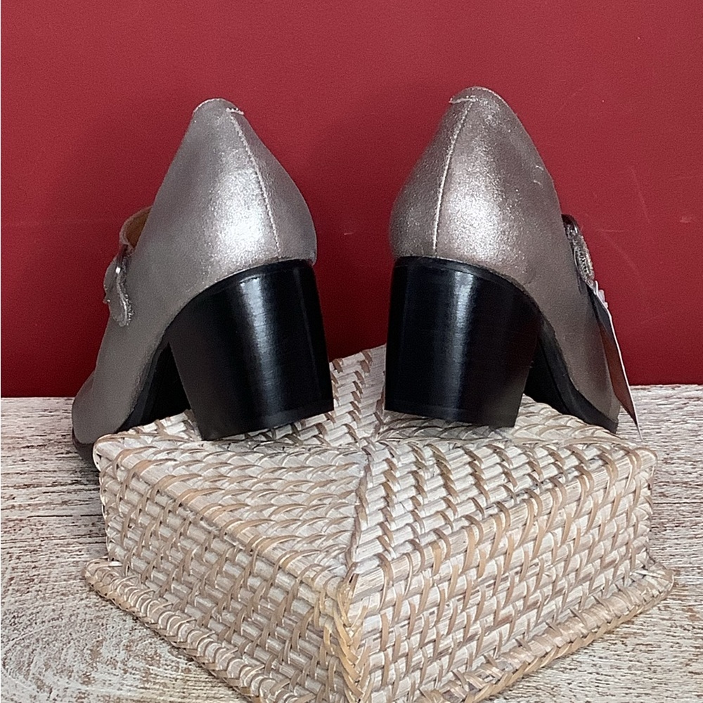 Aetrex Silver Mary Jane Heels - Picture 9 of 12